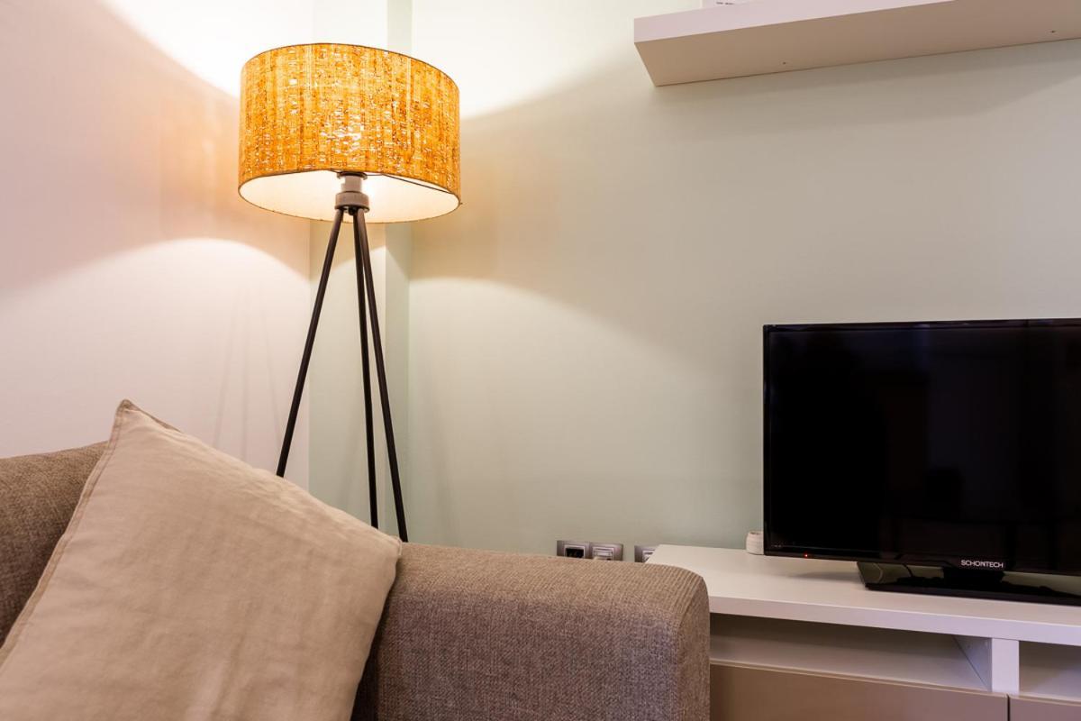 Teatro Suites Malaga City Flat Exterior photo