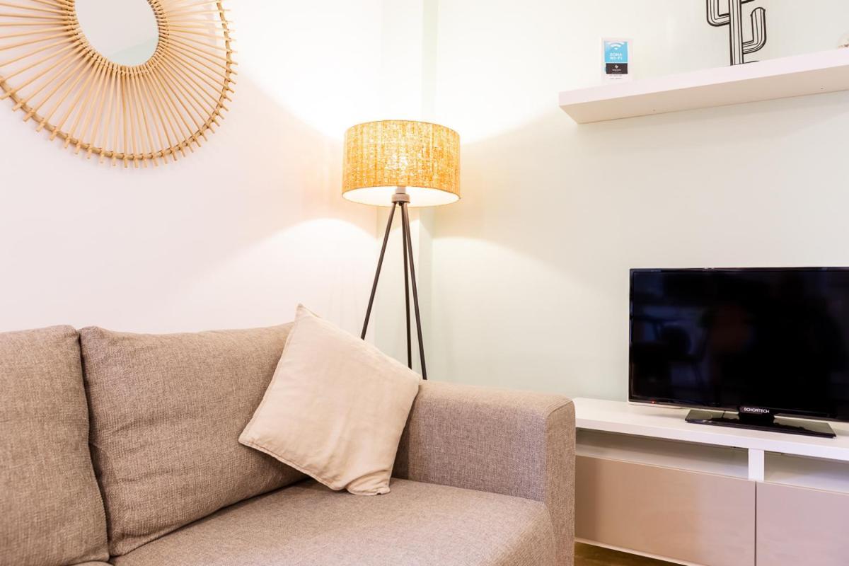 Teatro Suites Malaga City Flat Exterior photo
