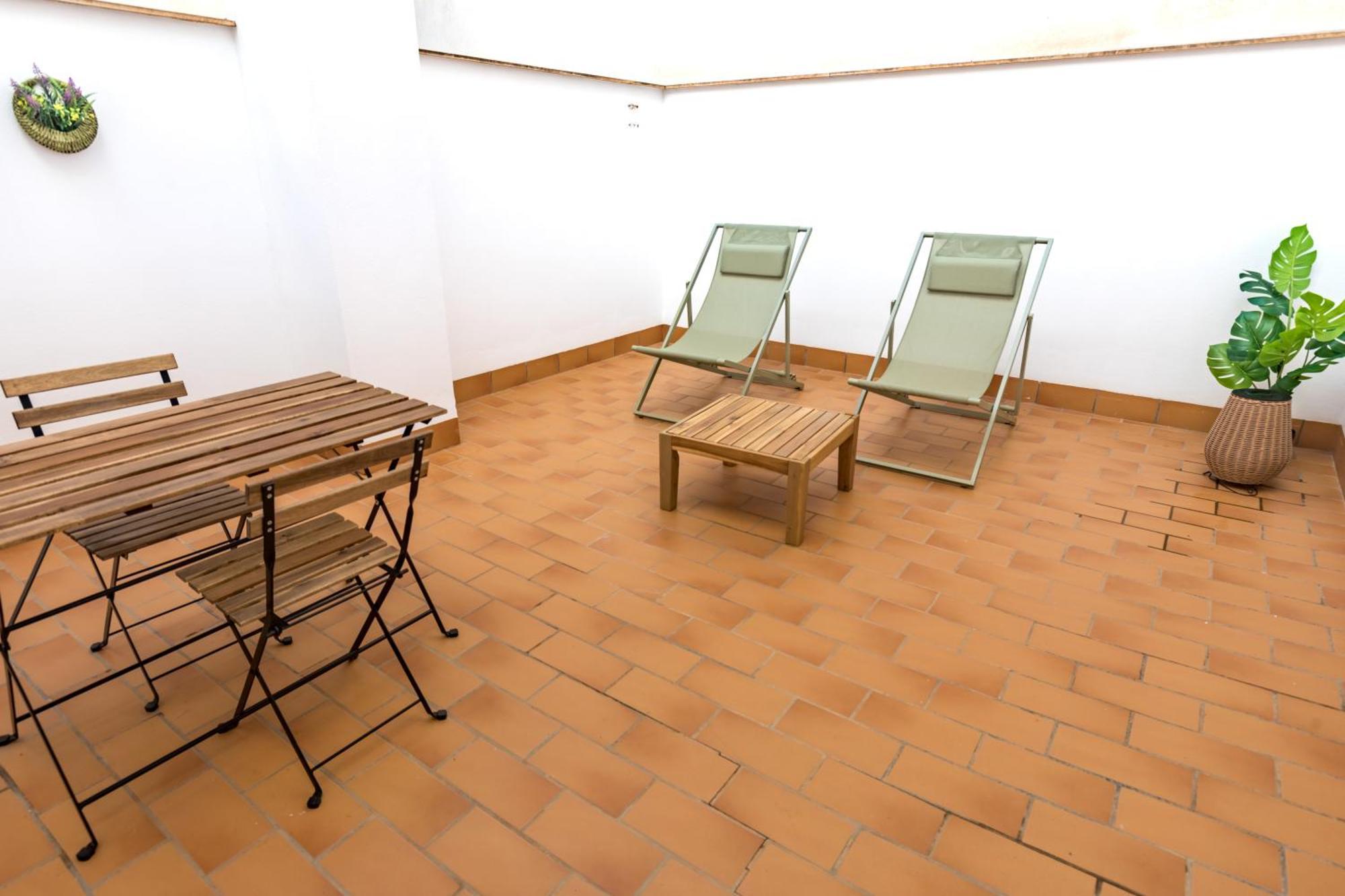 Teatro Suites Malaga City Flat Exterior photo