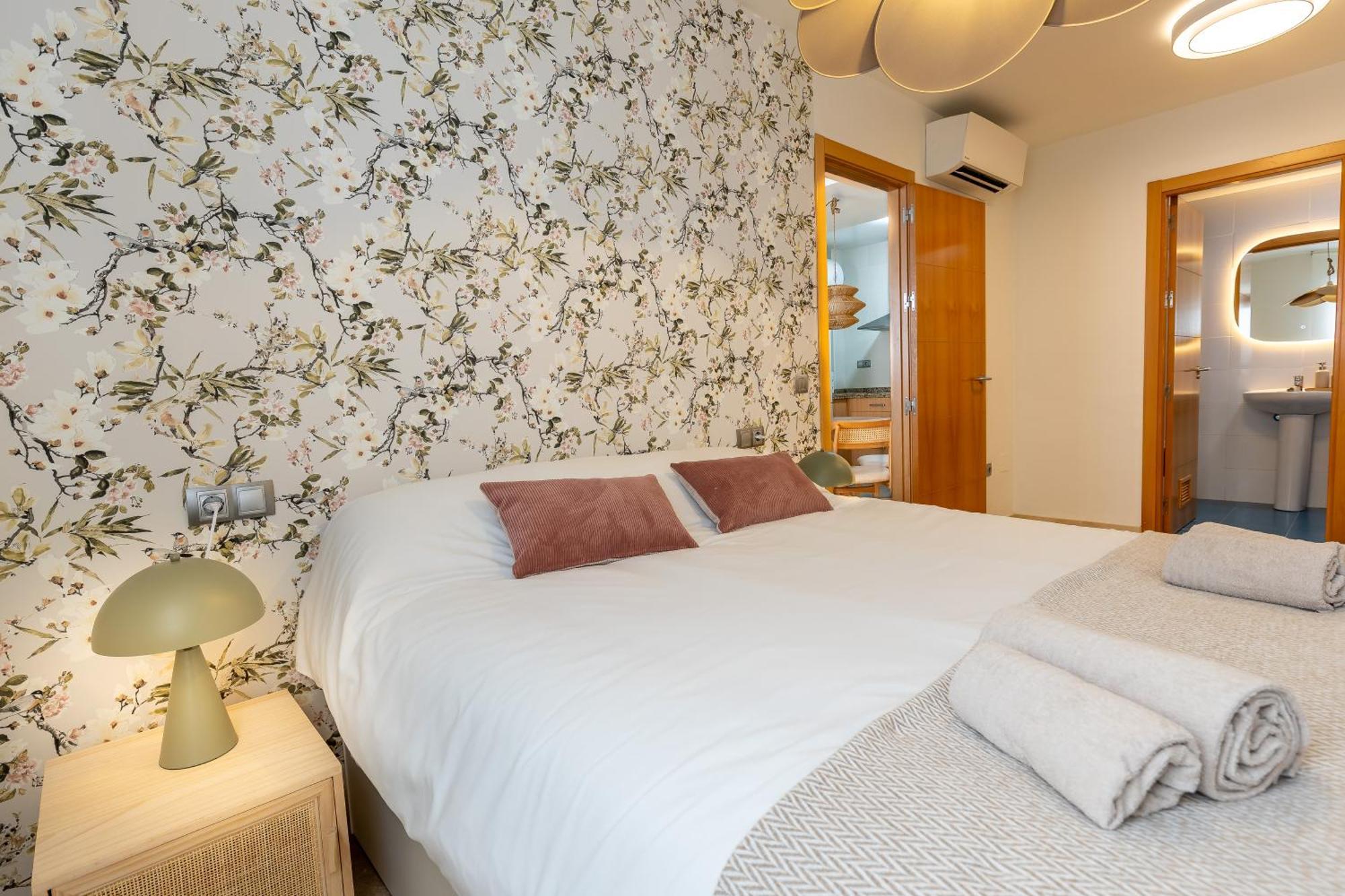 Teatro Suites Malaga City Flat Exterior photo